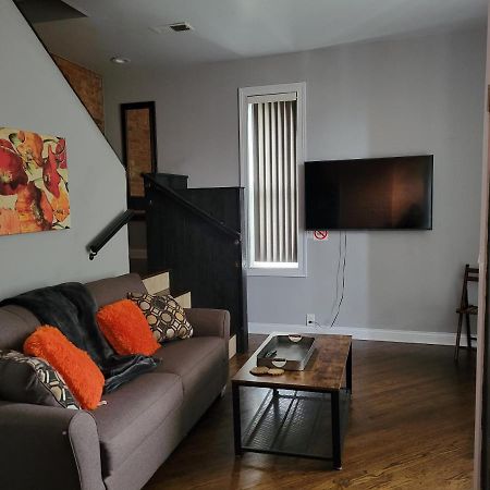 Modern Rustic Split Level With Balcony Apartamento Cincinnati Exterior foto